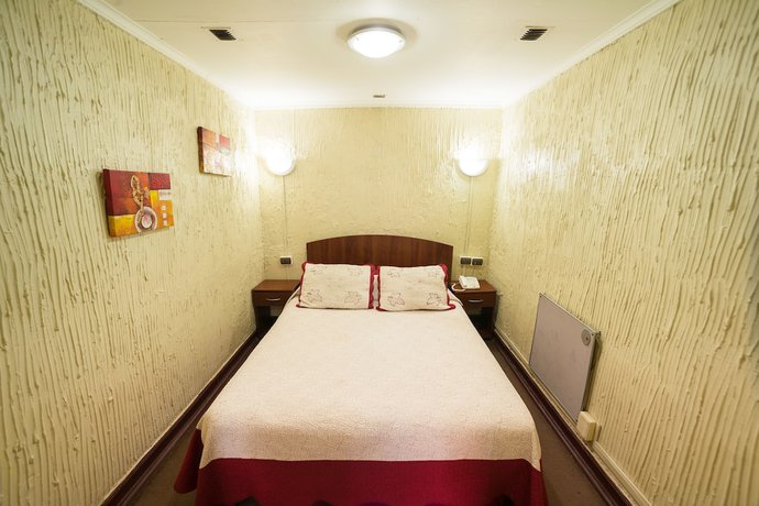 Imagen de la habitación del Hotel Si. Foto 14