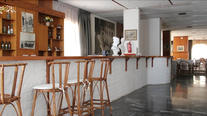 Imagen del bar/restaurante del Hotel Siagas Beach. Foto 5