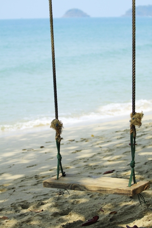Imagen de los exteriores del Hotel Siam Beach Resort. Foto 7