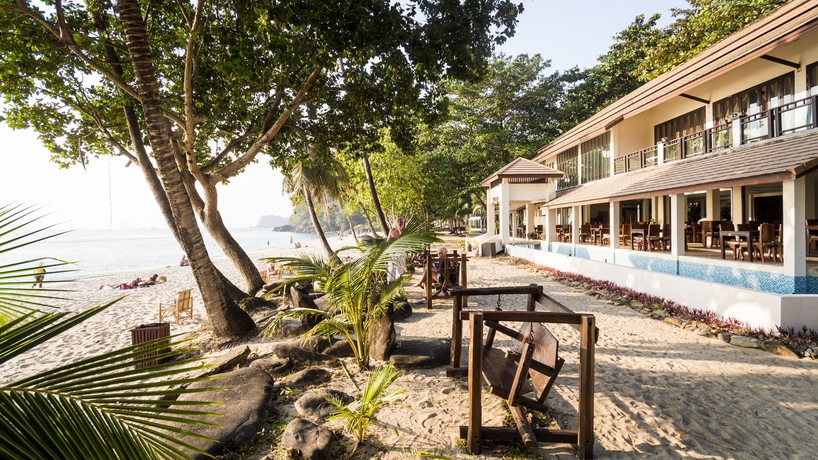 Imagen de los exteriores del Hotel Siam Beach Resort. Foto 10