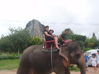 Imagen general del Hotel Siam Court Bang Saray. Foto 8