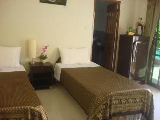 Imagen general del Hotel Siam Court Bang Saray. Foto 25