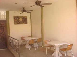 Imagen general del Hotel Siam Court Bang Saray. Foto 27