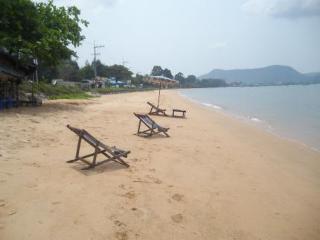 Imagen general del Hotel Siam Court Bang Saray. Foto 29