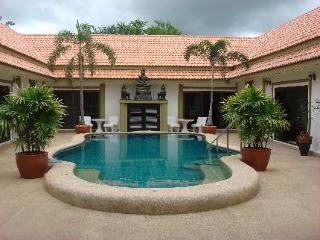 Imagen general del Hotel Siam Court Bang Saray. Foto 33