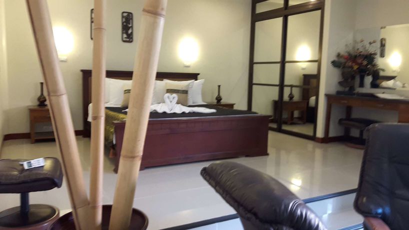 Imagen de la piscina del Hotel Siam Court. Foto 16