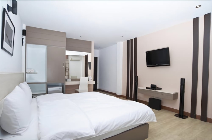 Imagen de la habitación del Hotel Siam Grand. Foto 8