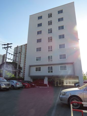 Imagen de los exteriores del Hotel Siam Privi. Foto 11