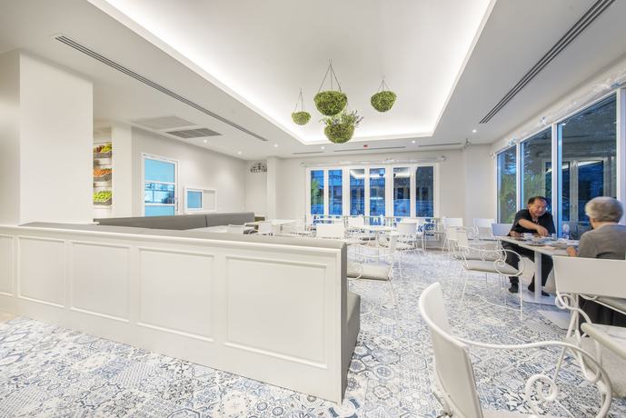 Imagen de la piscina del Hotel Siam Tharadol. Foto 20