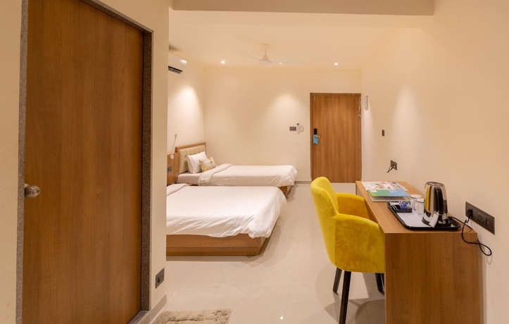 Imagen de la habitación del Hotel Siara Styles Amba Suites. Foto 4