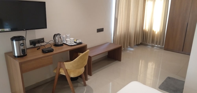 Imagen de la habitación del Hotel Siara Styles Amba Suites. Foto 10