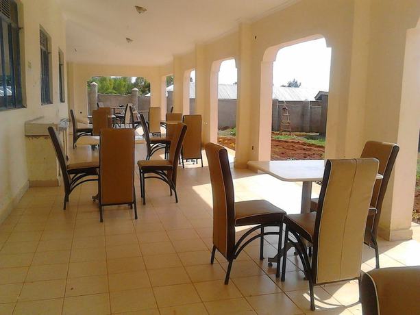 Imagen del bar/restaurante del Hotel Siaya Summit. Foto 2