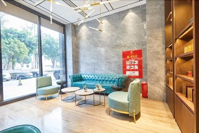 Imagen de los interiores del Hotel Sibeisi International. Foto 19