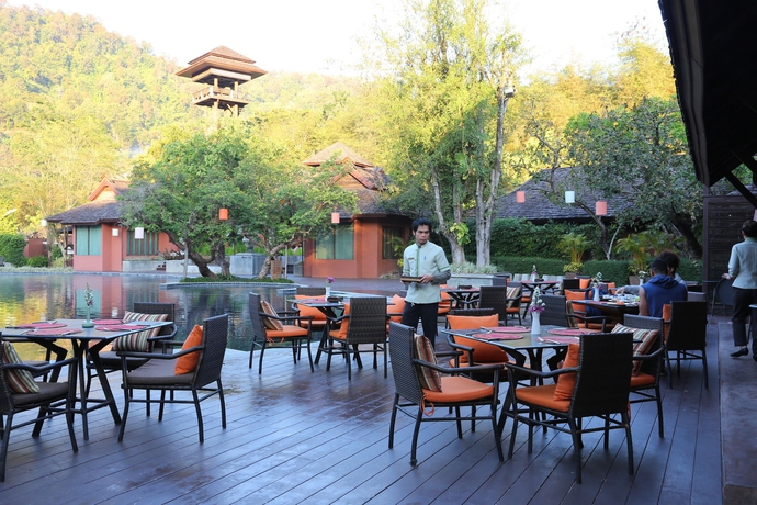 Imagen del bar/restaurante del Hotel Sibsan Resort and Spa Maeteang. Foto 2