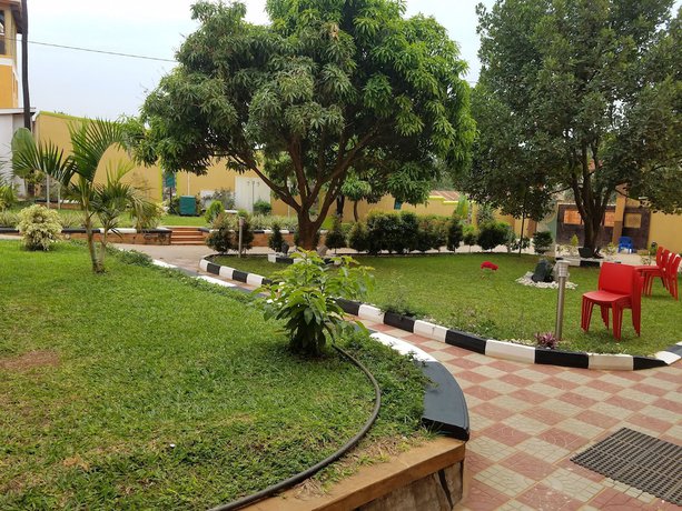 Imagen de los exteriores del Hotel Sibyangu Standard. Foto 12