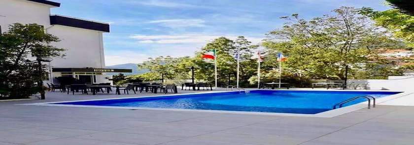 Imagen de la piscina del Hotel Sica. Foto 20