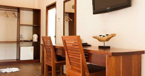 Imagen de la habitación del Hotel Sichon Cabana Beach Resort. Foto 16