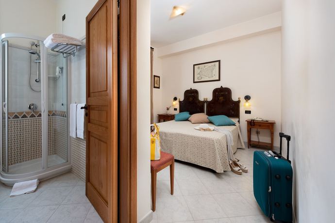 Imagen de la habitación del Hotel Sicilya. Foto 9