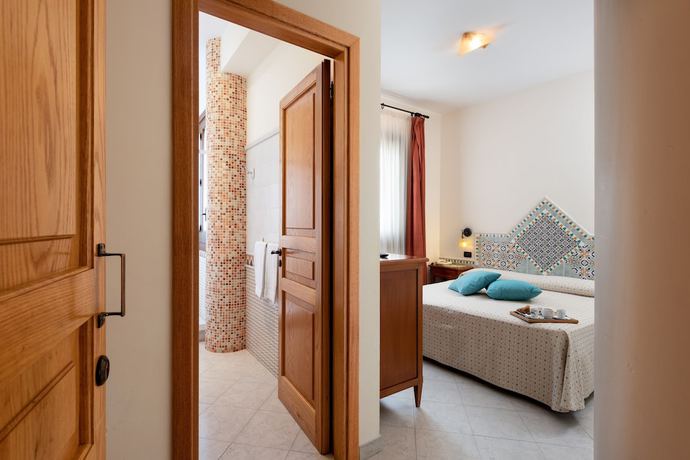 Imagen de la habitación del Hotel Sicilya. Foto 10