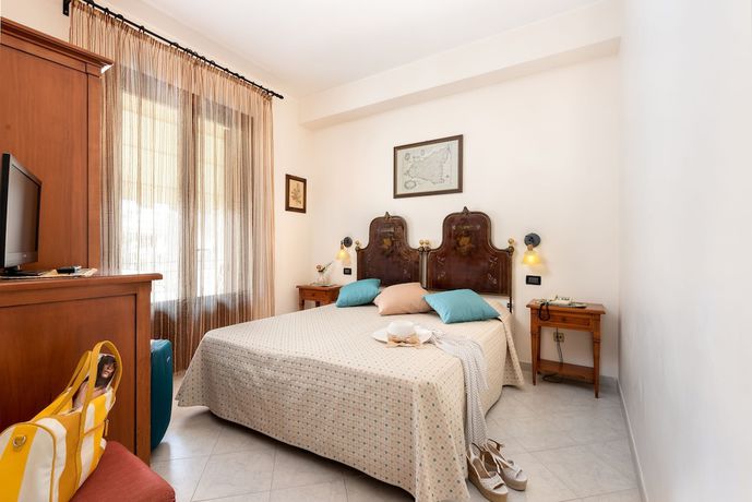 Imagen de la habitación del Hotel Sicilya. Foto 11
