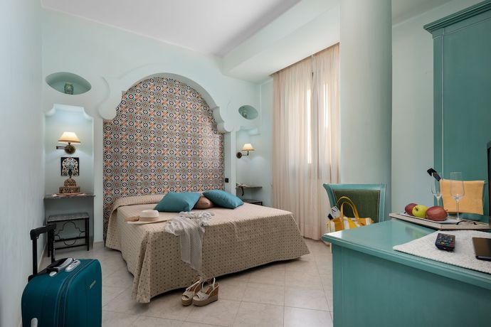 Imagen de la habitación del Hotel Sicilya. Foto 13