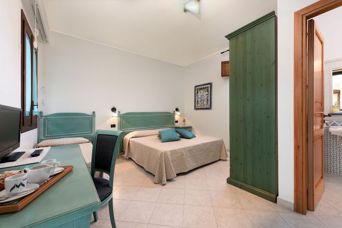 Imagen de la habitación del Hotel Sicilya. Foto 17
