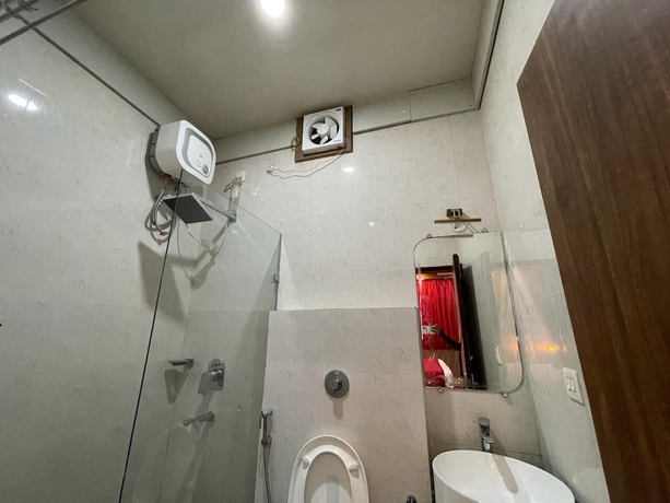 Imagen de la habitación del Hotel Siddhant Palace. Foto 11