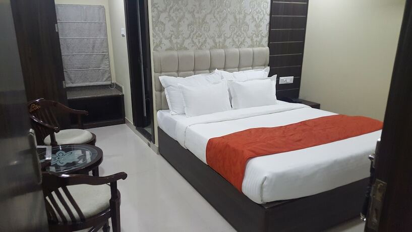 Imagen de la habitación del Hotel Siddharth. Foto 18