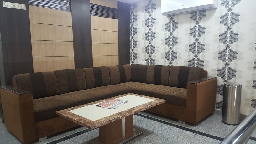 Imagen de los interiores del Hotel Siddharth. Foto 25