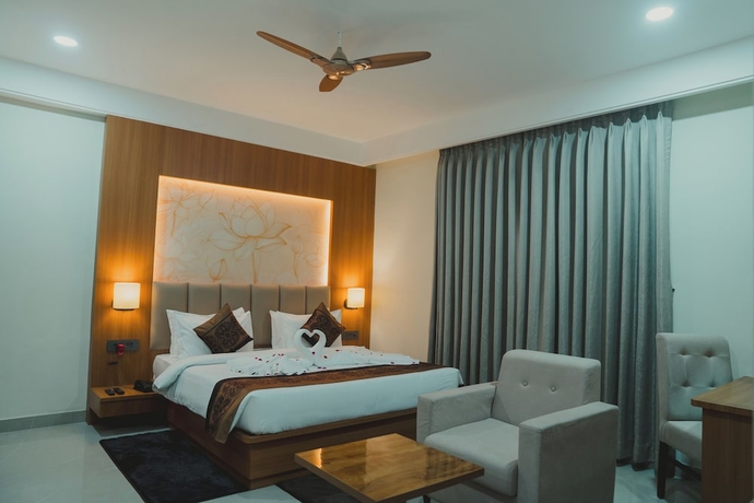 Imagen de la habitación del Hotel Siddharth Grand. Foto 2