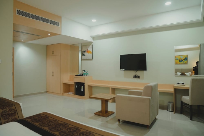 Imagen de la habitación del Hotel Siddharth Grand. Foto 7