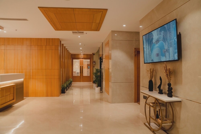Imagen de los interiores del Hotel Siddharth Grand. Foto 15