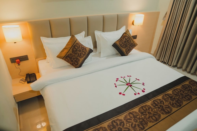 Imagen de la habitación del Hotel Siddharth Grand. Foto 10