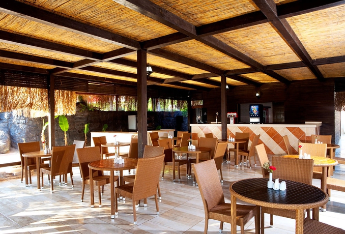 Imagen del bar/restaurante del Hotel Side Bella Luna. Foto 3