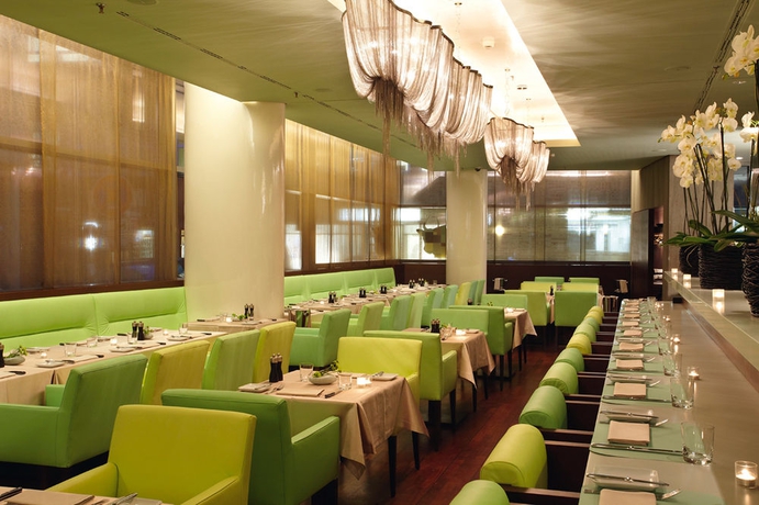 Imagen del bar/restaurante del Hotel Side Design Hamburg. Foto 4