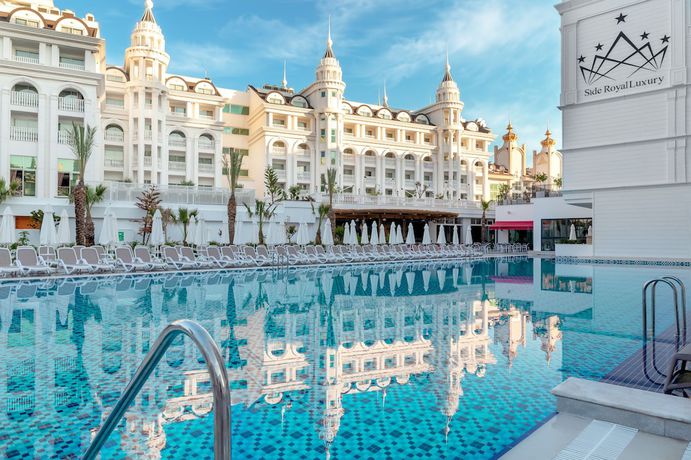 Imagen de la piscina del Hotel Side Royal Style. Foto 19