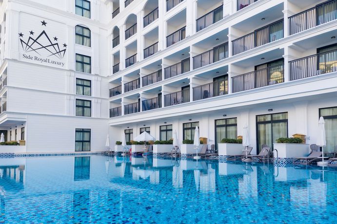 Imagen de la piscina del Hotel Side Royal Style. Foto 20