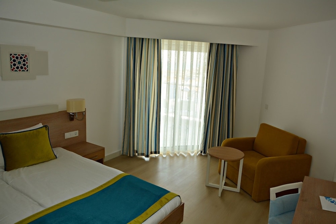 Imagen de la habitación del Hotel Side Su. Foto 2