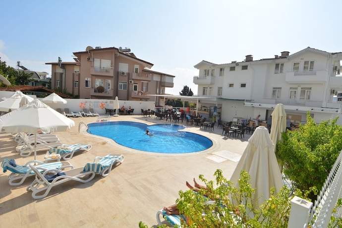 Imagen de la piscina del Hotel Side Su. Foto 18