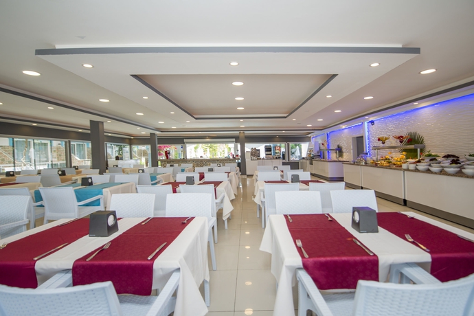 Imagen del bar/restaurante del Hotel Side Sunberk. Foto 2