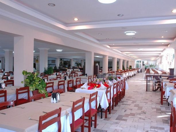 Imagen del bar/restaurante del Hotel Sidelya Club. Foto 2