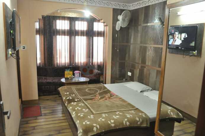 Imagen de la habitación del Hotel Sidharth Regency. Foto 23