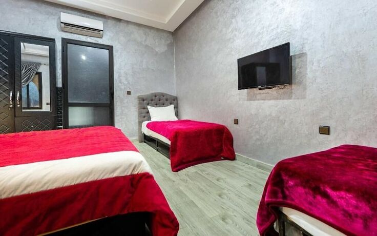 Imagen de la habitación del Hotel Sidi Abdallah Ghiat. Foto 10