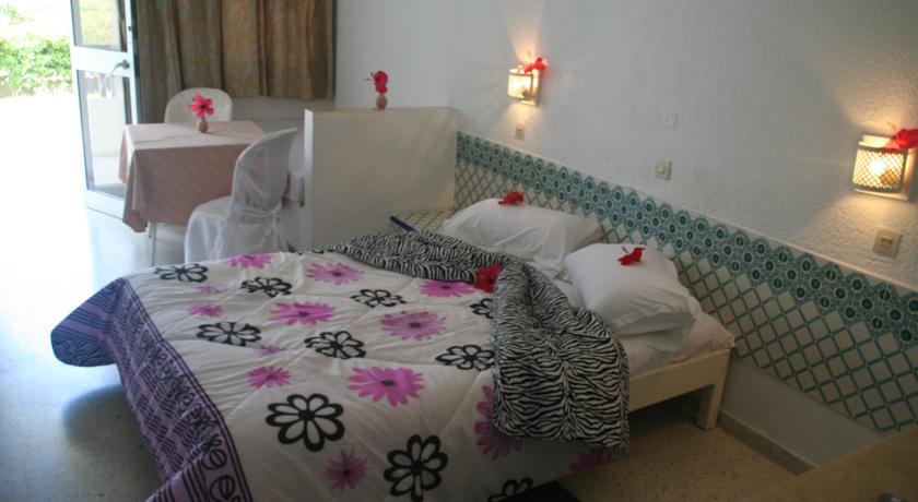 Imagen de la habitación del Hotel Sidi Salem. Foto 4