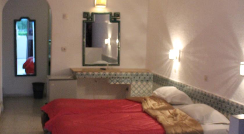 Imagen de la habitación del Hotel Sidi Salem. Foto 5