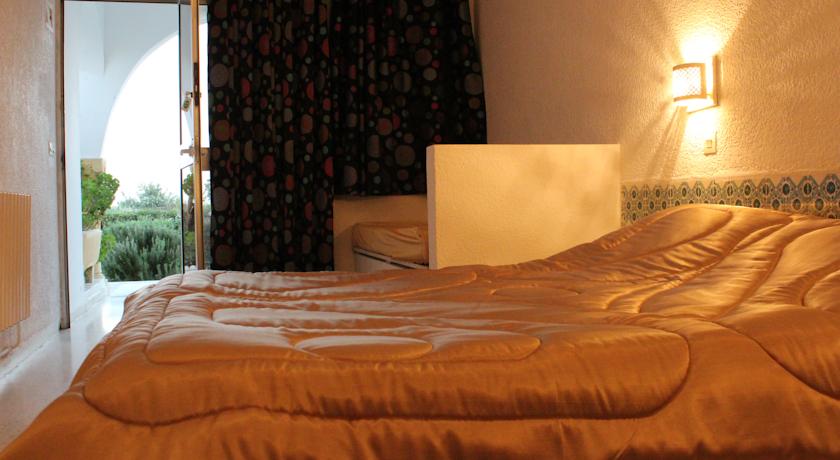 Imagen de la habitación del Hotel Sidi Salem. Foto 6