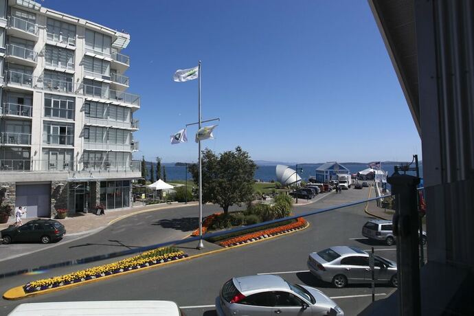 Imagen de la habitación del Hotel Sidney Waterfront Inn and Suites. Foto 16