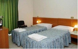 Imagen de la habitación del Hotel Siena, Milán. Foto 5