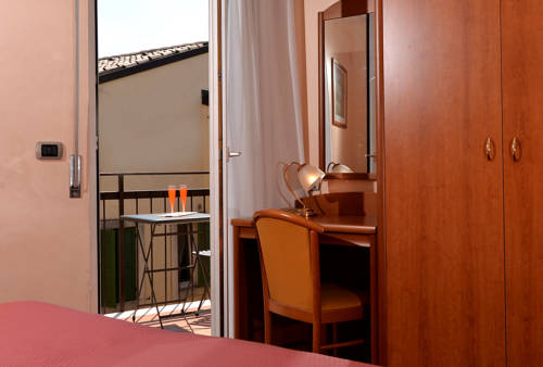 Imagen de la habitación del Hotel Siena, Verona. Foto 11