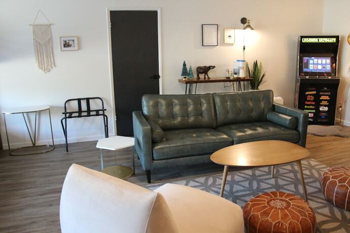 Imagen de la habitación del Hotel Sierra Blue and Swim Club. Foto 11